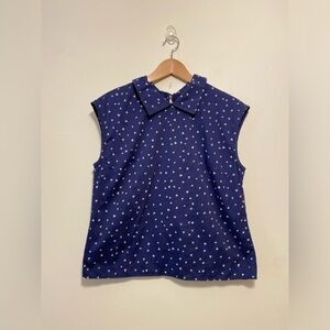 AGNES B. Sleeveless Navy Collared Top with White Hearts Print. Size 42
